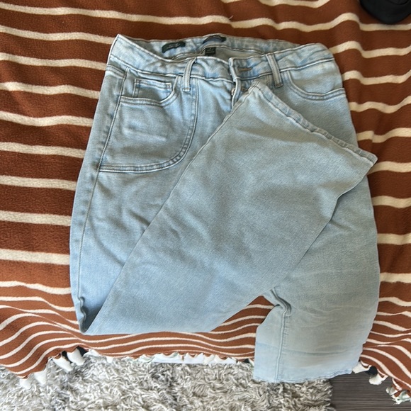 Low rise flare jeans - Picture 2 of 3